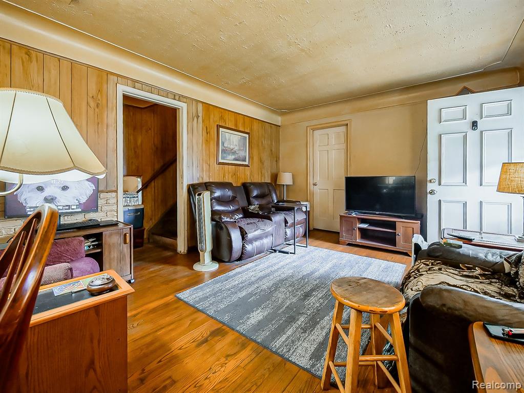 22079 Rausch Avenue Eastpointe, MI 48021 - Photo 12 of 17