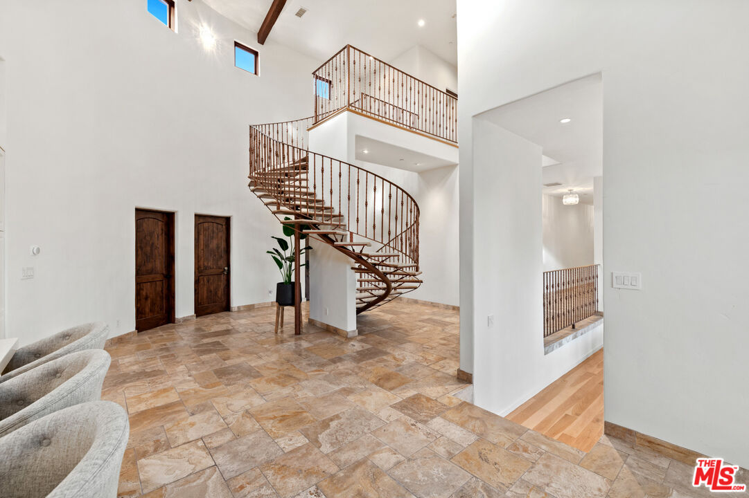 6320 Cavalleri Road Malibu, CA 90265 - Photo 21 of 45 Gallery Image 21