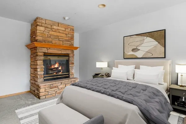 $549,900 | 1075 Lauderdale North, Onalaska, WI 54650