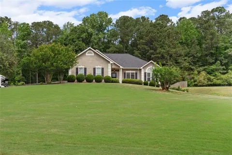 $500,000 | 122 Crescent Drive, Newnan, GA 30265