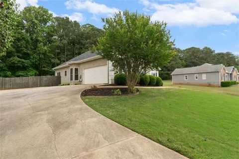 $500,000 | 122 Crescent Drive, Newnan, GA 30265