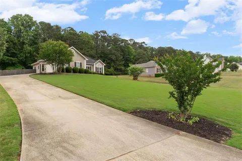 $500,000 | 122 Crescent Drive, Newnan, GA 30265