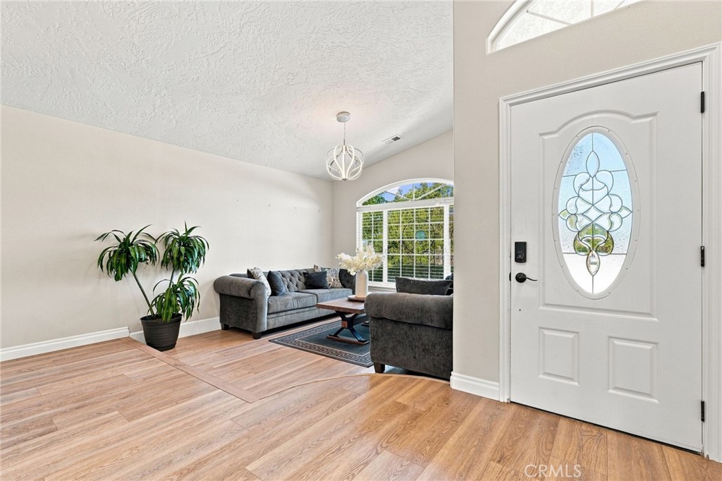 10245 Joshua Road Oak Hills, CA 92344 - Photo 11 of 66 Gallery Image 11