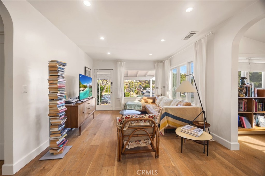 3652 Valleybrink Road Los Angeles, CA 90039 - Photo 13 of 33