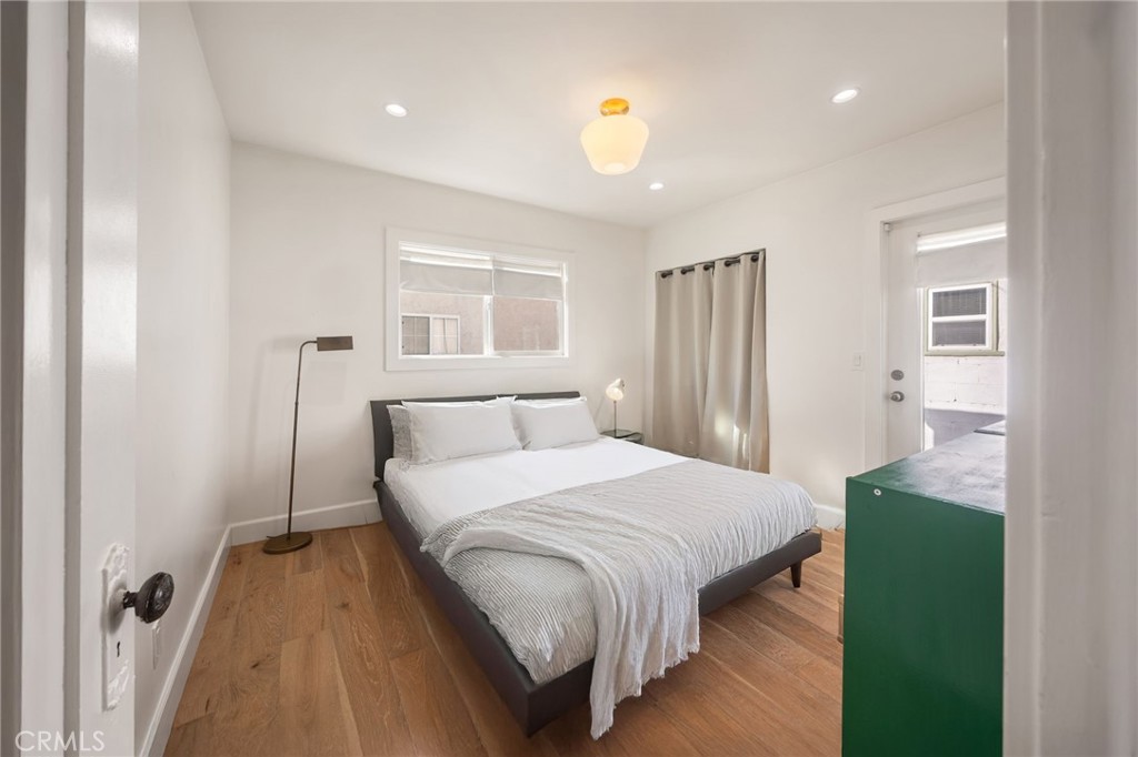 3652 Valleybrink Road Los Angeles, CA 90039 - Photo 15 of 33