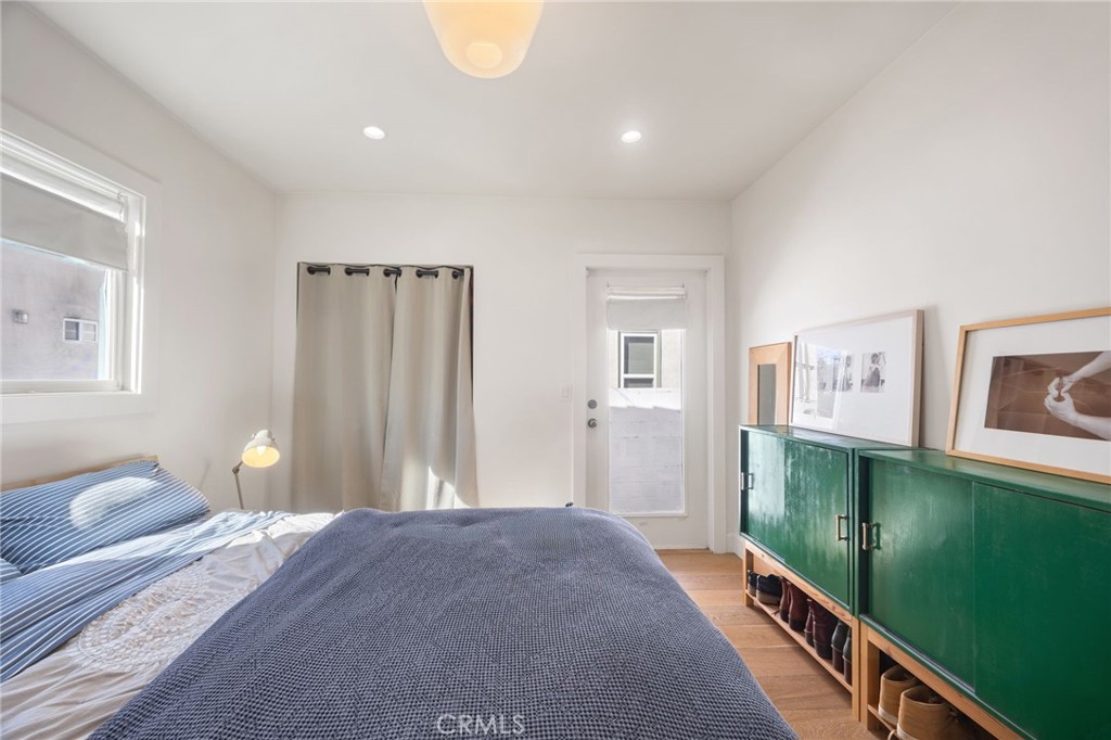 3652 Valleybrink Road Los Angeles, CA 90039 - Photo 16 of 33