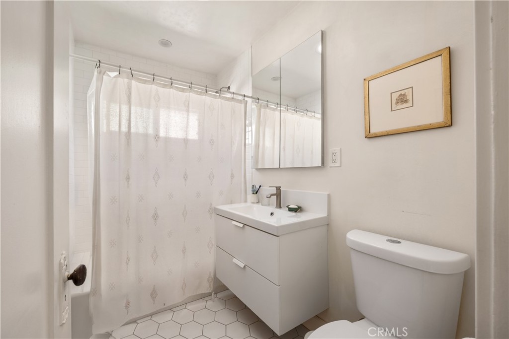 3652 Valleybrink Road Los Angeles, CA 90039 - Photo 18 of 33