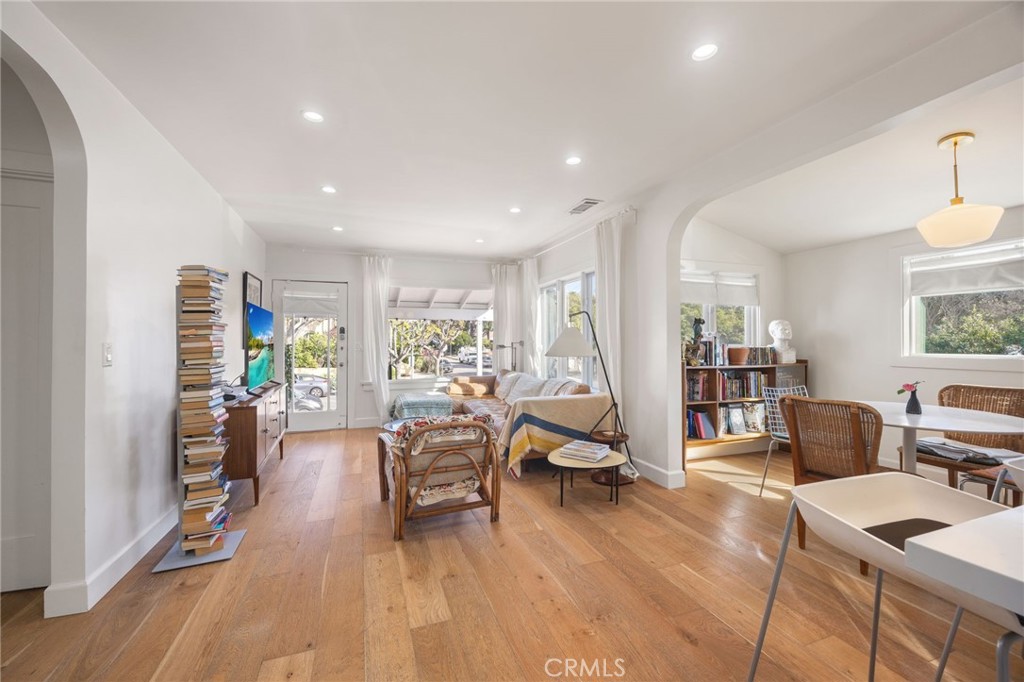 3652 Valleybrink Road Los Angeles, CA 90039 - Photo 2 of 33