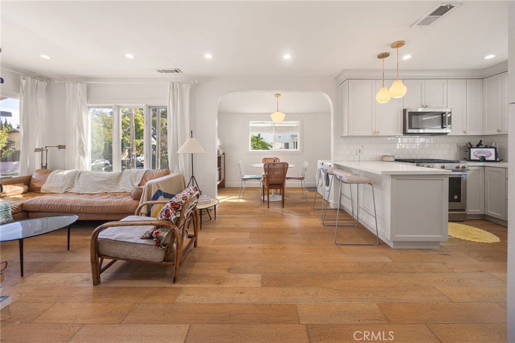 3652 Valleybrink Road Los Angeles, CA 90039 - Photo 9 of 33