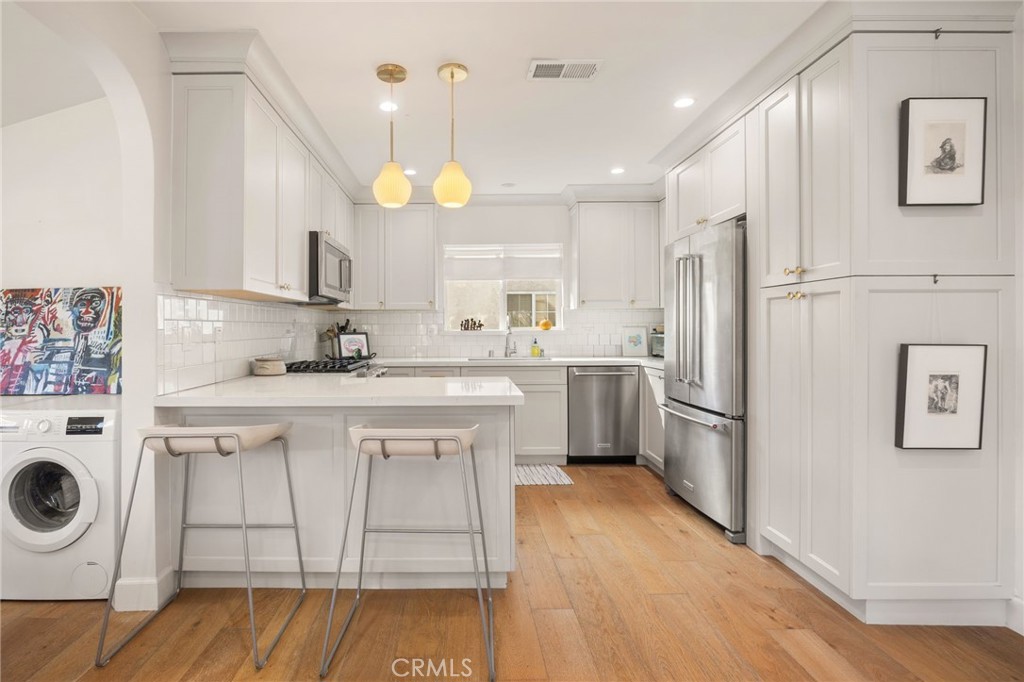 3652 Valleybrink Road Los Angeles, CA 90039 - Photo 10 of 33