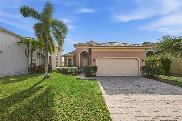 $2,600 | 6217 Spring Lake Terrace, Fort Pierce, FL 34951