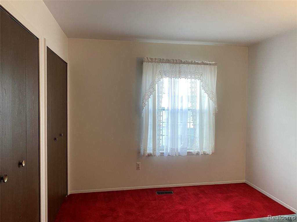 42526 Saratoga Road Canton, MI 48187 - Photo 6 of 10