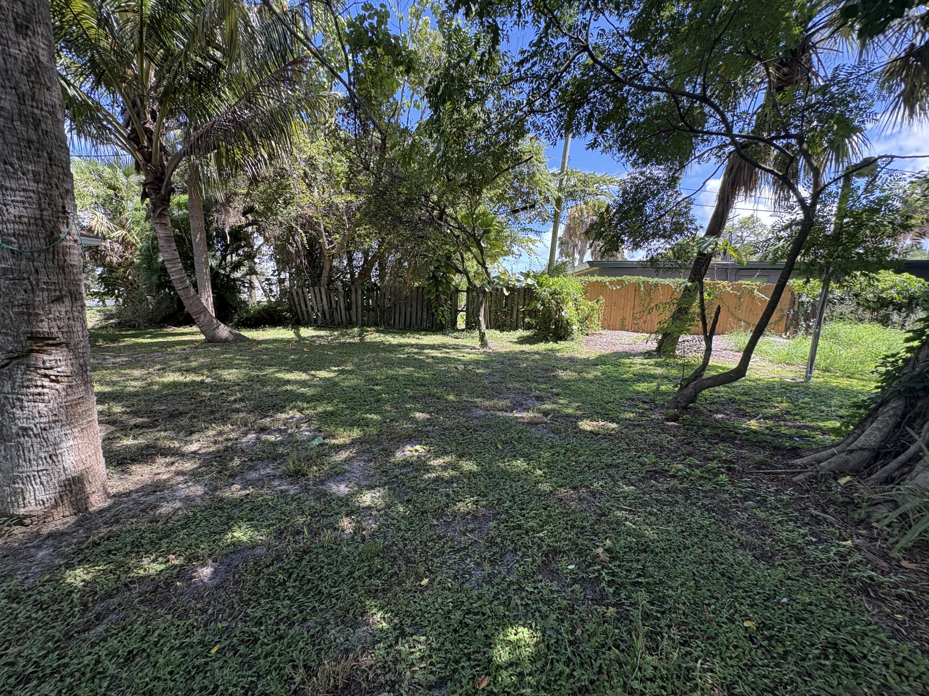 1010 Mayflower Road Fort Pierce, FL 34950 - Photo 23 of 27 a view of a park