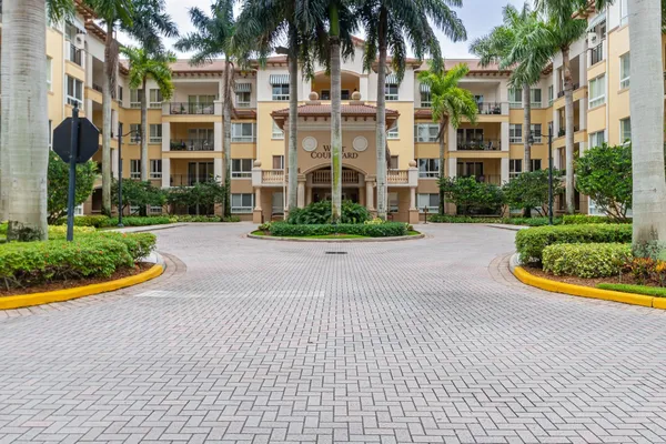 $3,700 | 16101 Emerald Estates Drive, Unit 146, Weston, FL 33331