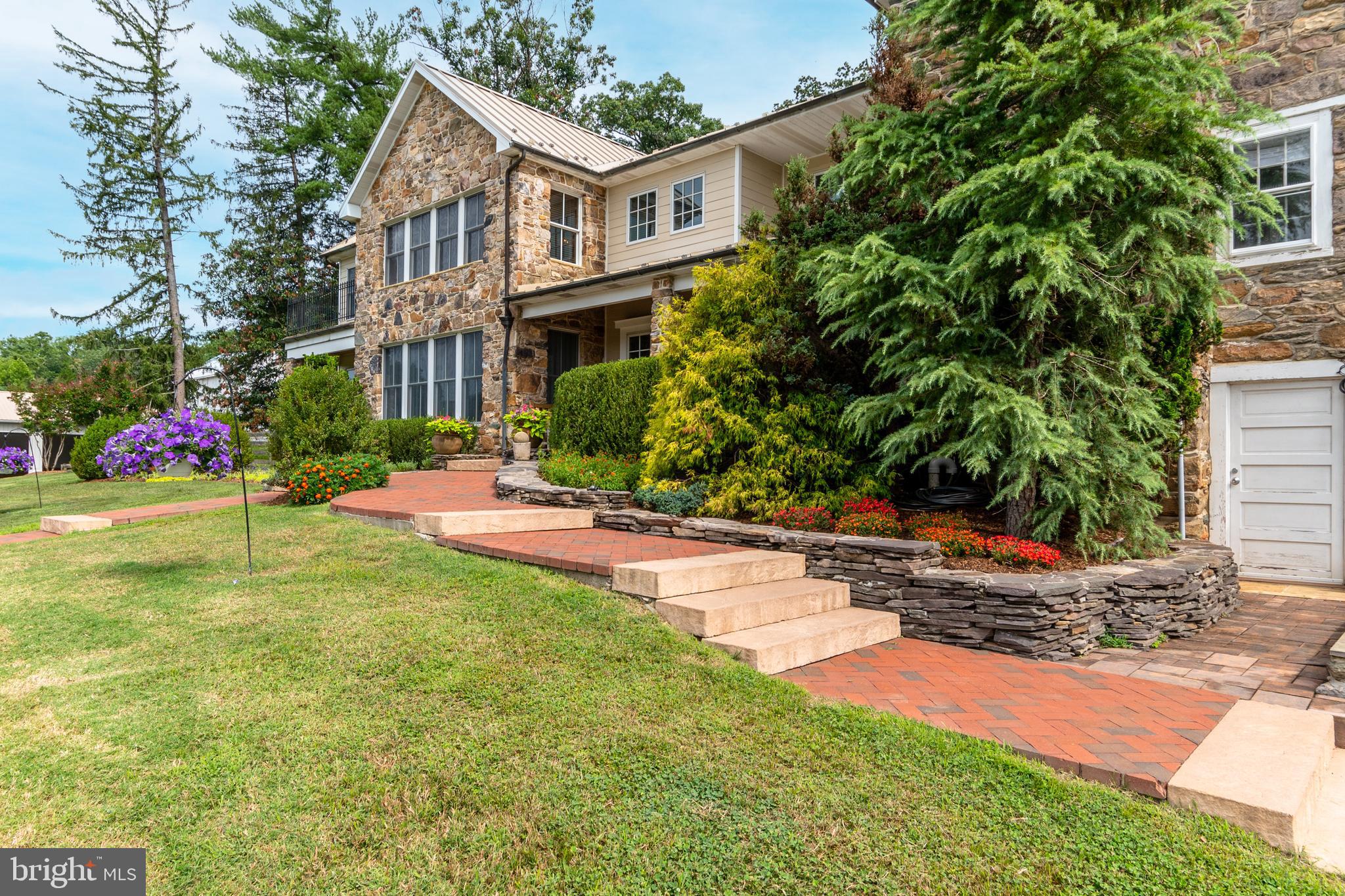 2220 Thurston Road Frederick, MD 21704 - Photo 4 of 139 Brick Entryway