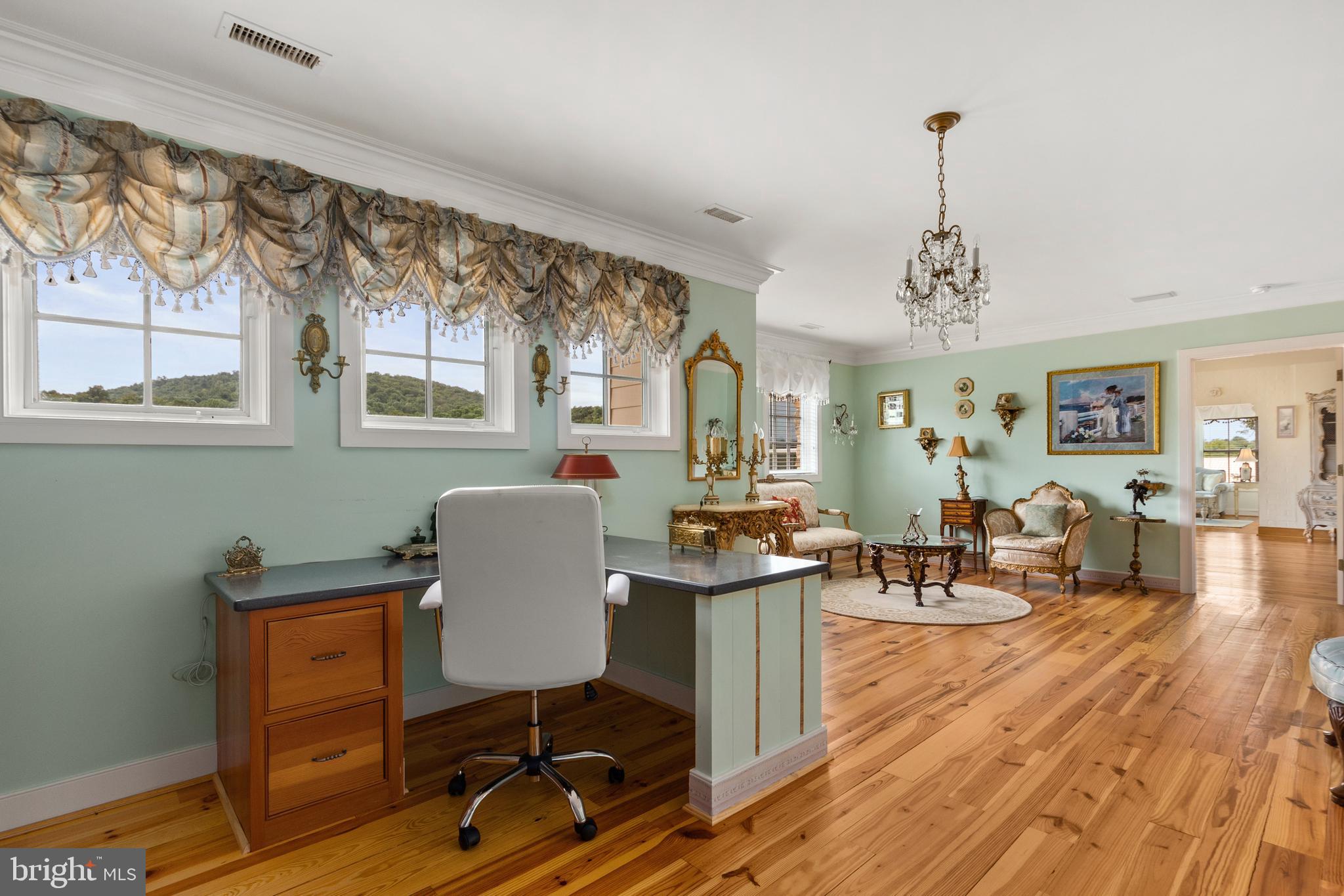 2220 Thurston Road Frederick, MD 21704 - Photo 71 of 139 Custom Built Desk