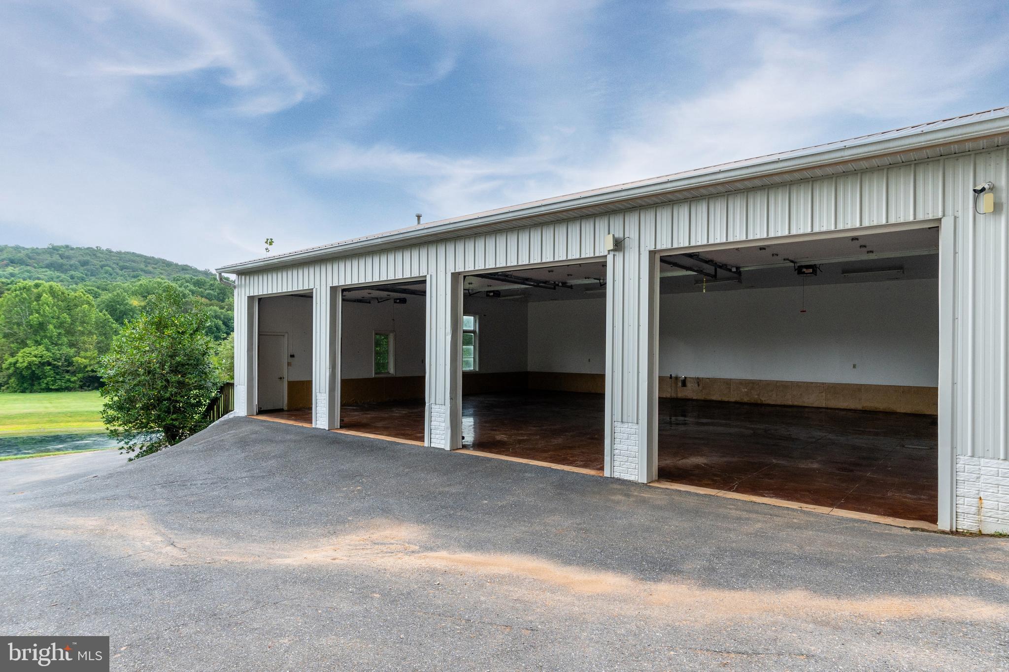 2220 Thurston Road Frederick, MD 21704 - Photo 87 of 139 8 Car Detached Garage