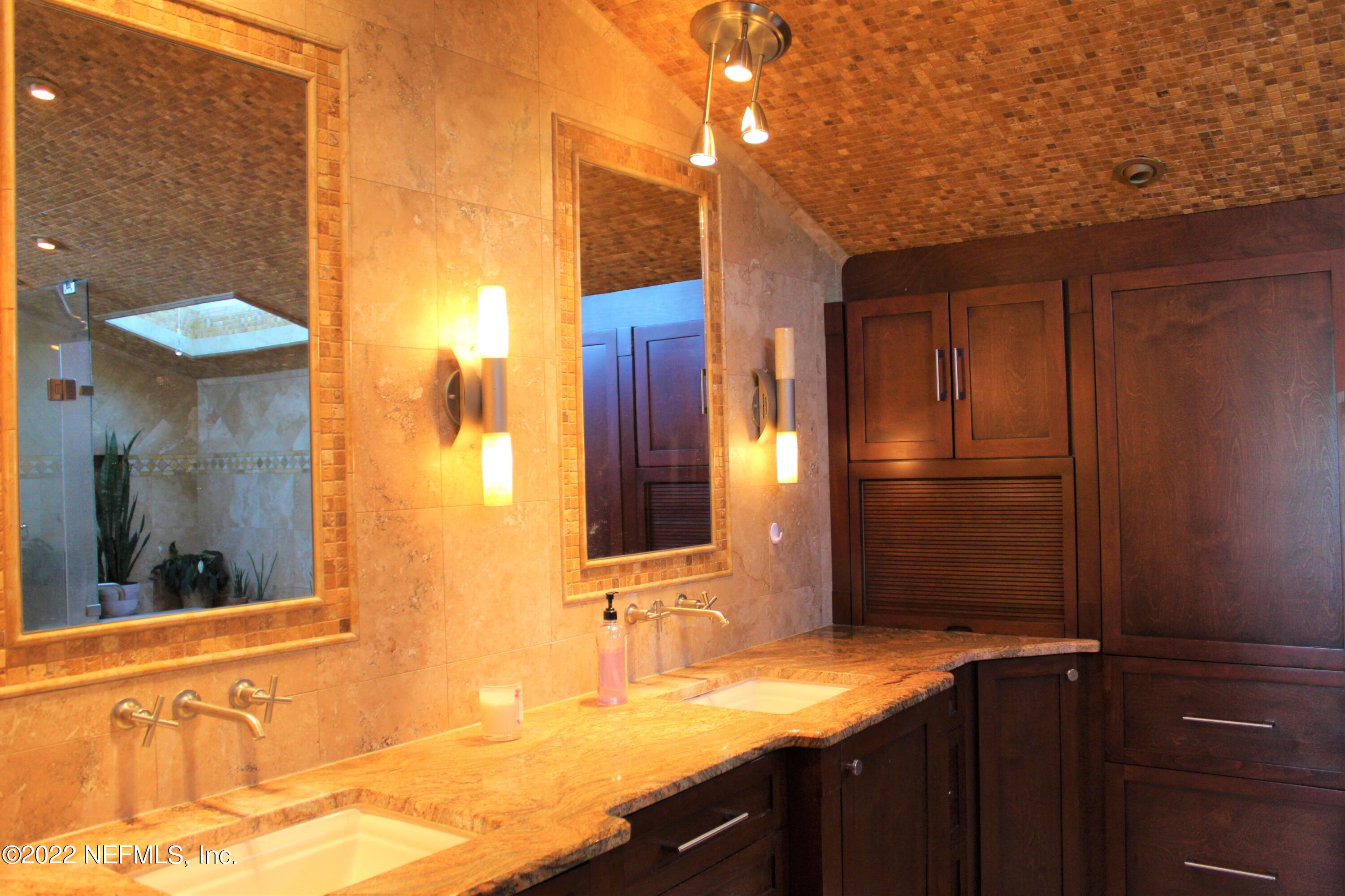 6535 Ferber Road Jacksonville, FL 32277 - Photo 35 of 82 Master Bath