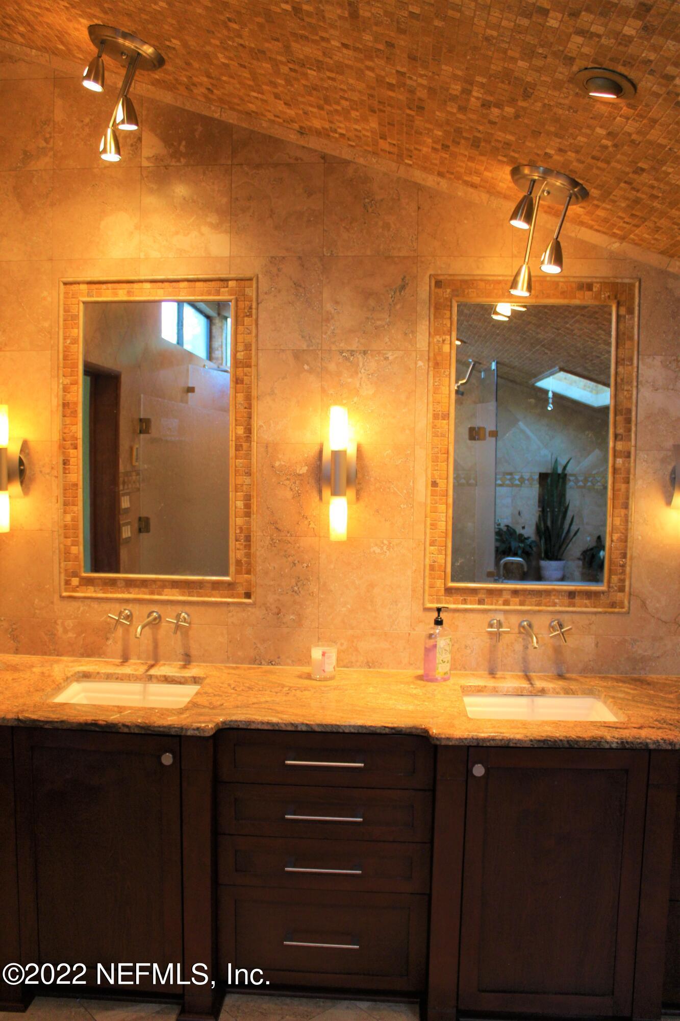 6535 Ferber Road Jacksonville, FL 32277 - Photo 37 of 82 Master Bath