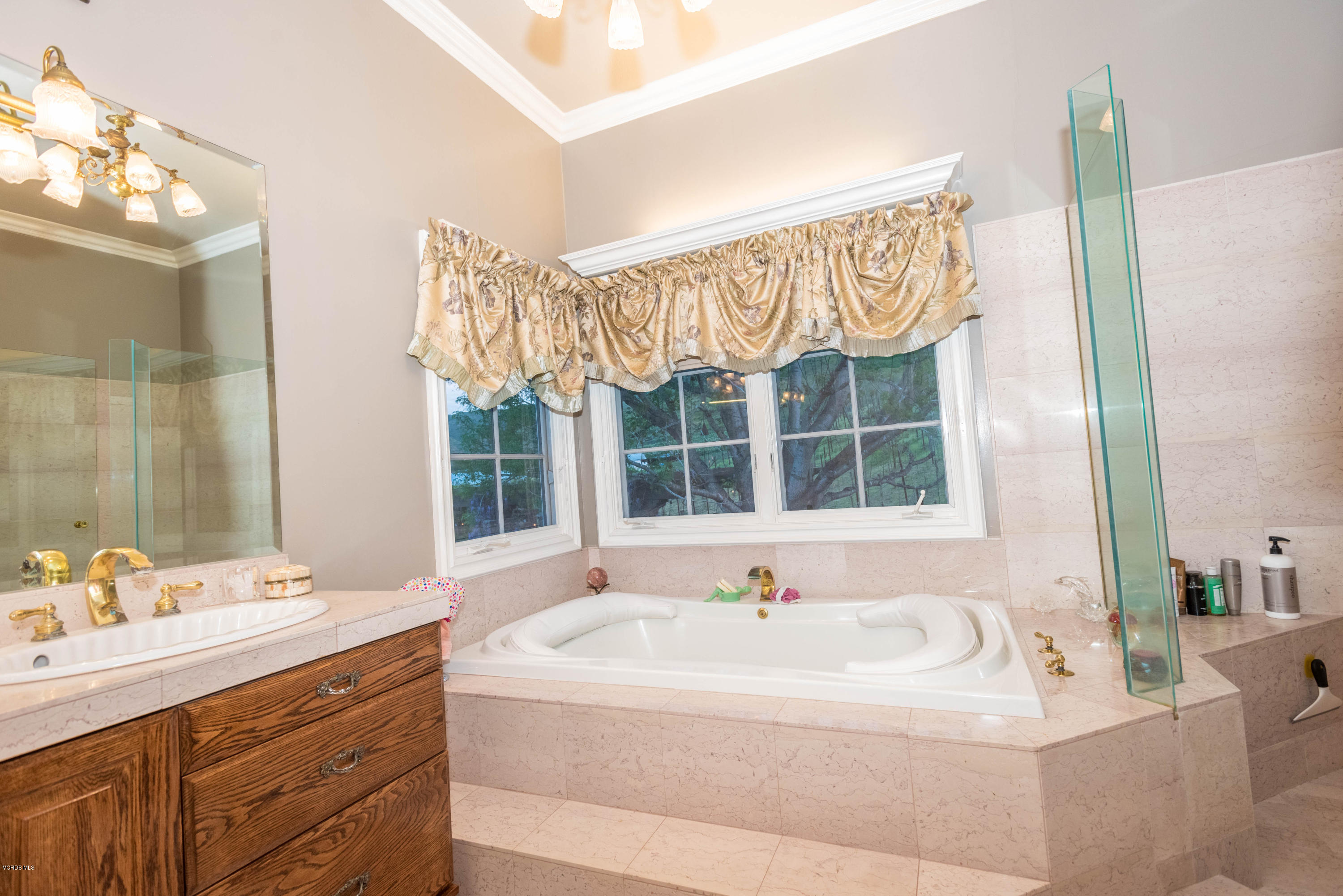 1735 Pancho Road Camarillo, CA 93012 - Photo 24 of 70 a bathroom with a bathtub and a sink