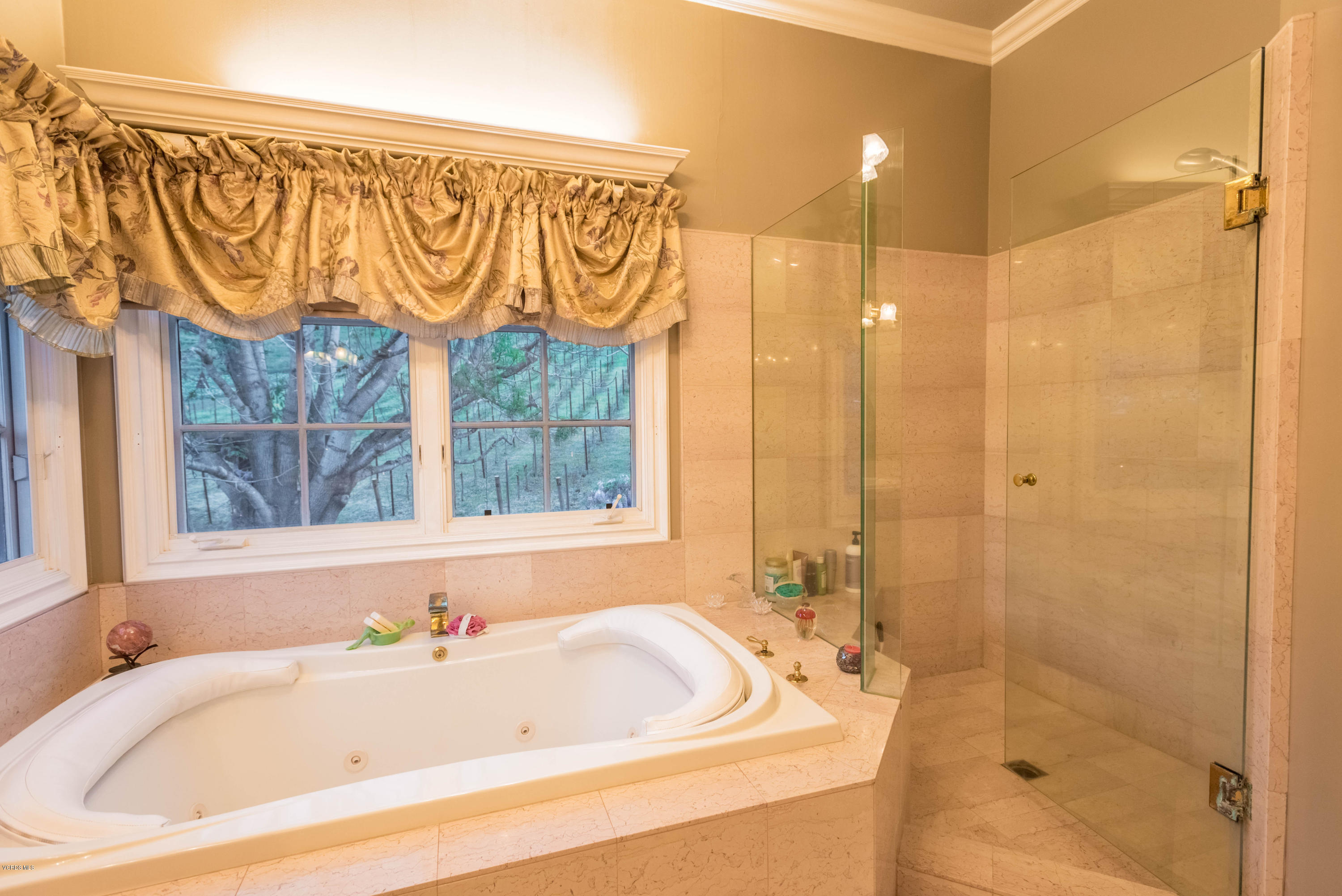 1735 Pancho Road Camarillo, CA 93012 - Photo 26 of 70 a bathroom with a bathtub and shower