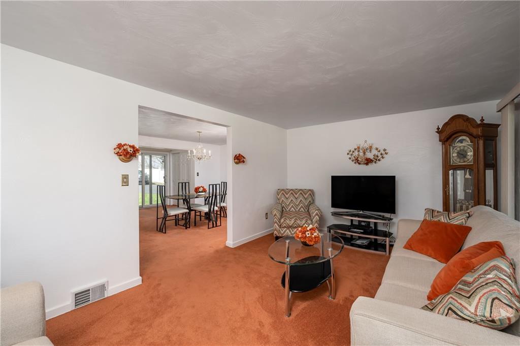 1109 Middle Road Glenshaw, PA 15116 - Photo 6 of 24 Gallery Image 6