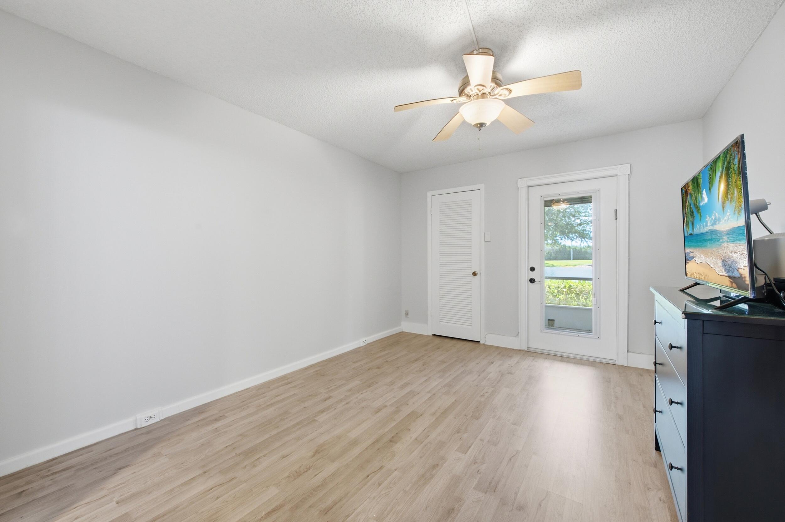 1048 Lincoln C Boca Raton, FL 33434 - Photo 11 of 36 6__dsc6561