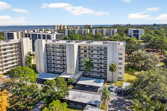 $219,000 | 800 Cove Cay Drive, Unit 4D, Clearwater, FL 33760