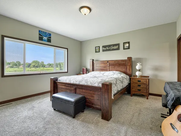 $625,000 | 6024 158th Street West, Apple Valley, MN 55124