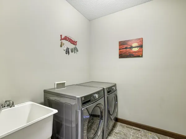 $625,000 | 6024 158th Street West, Apple Valley, MN 55124