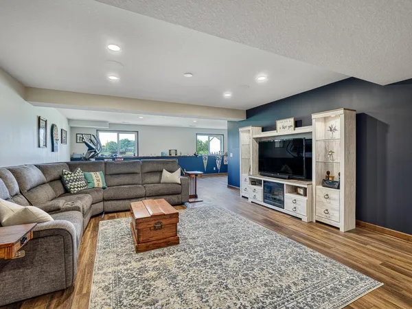 $625,000 | 6024 158th Street West, Apple Valley, MN 55124