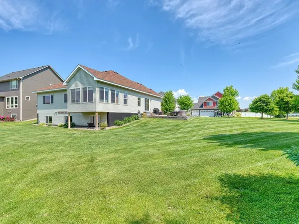 $625,000 | 6024 158th Street West, Apple Valley, MN 55124