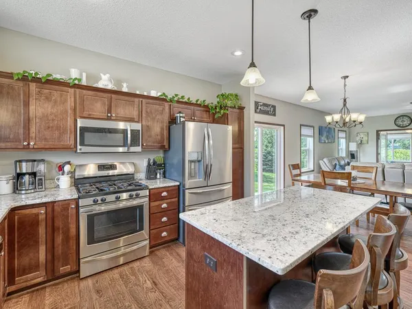 $625,000 | 6024 158th Street West, Apple Valley, MN 55124