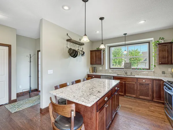 $625,000 | 6024 158th Street West, Apple Valley, MN 55124