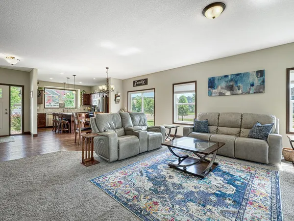 $625,000 | 6024 158th Street West, Apple Valley, MN 55124