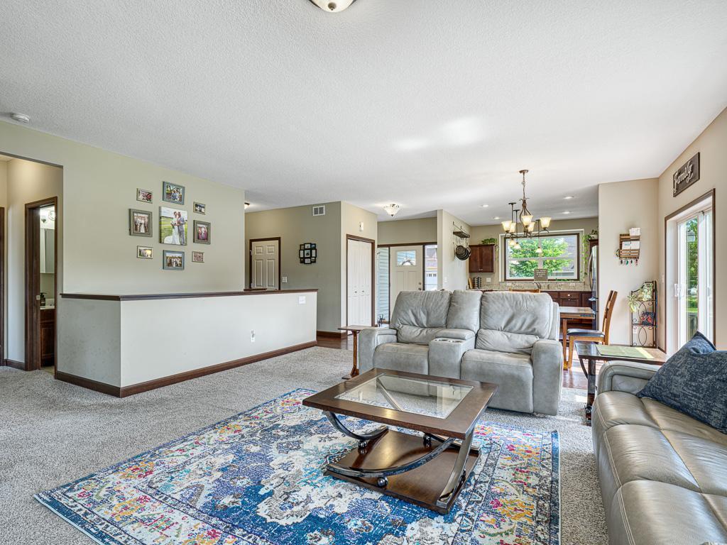 6024 158th Street West Apple Valley, MN 55124 - Photo 9 of 28