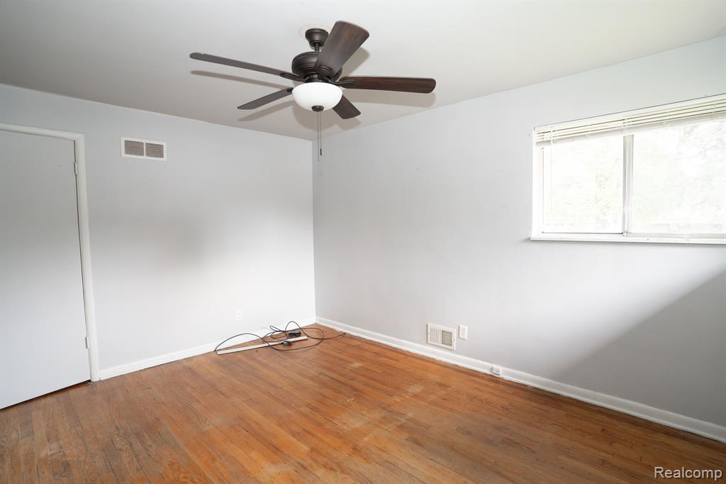 5122 West Bristol Road Flint, MI 48507 - Photo 19 of 31