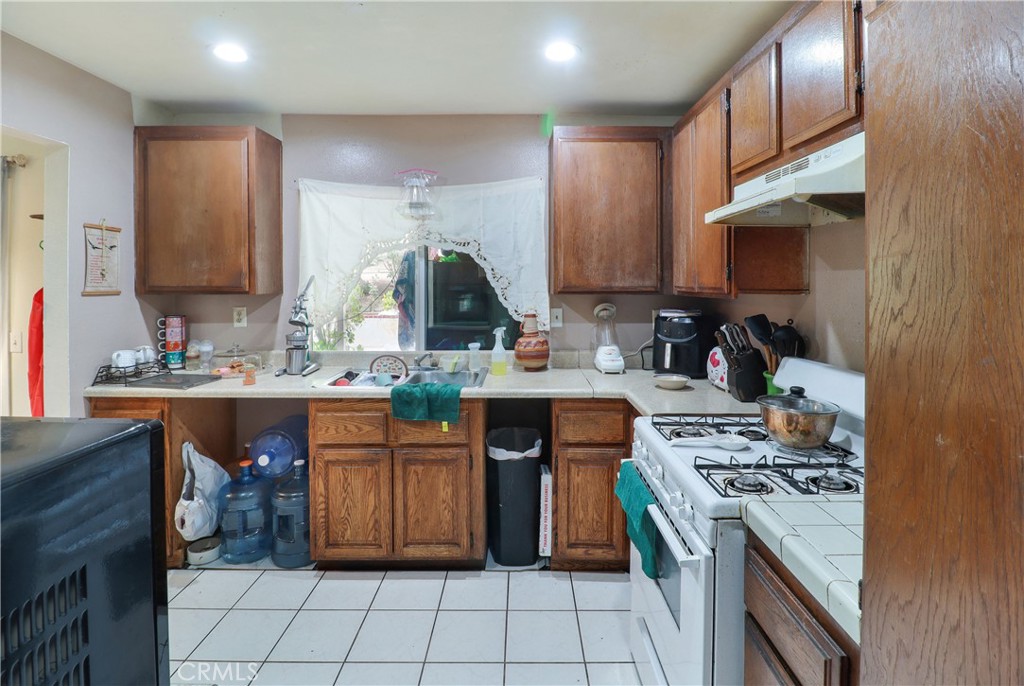 5242 La Salle Street Riverside, CA 92505 - Photo 10 of 29