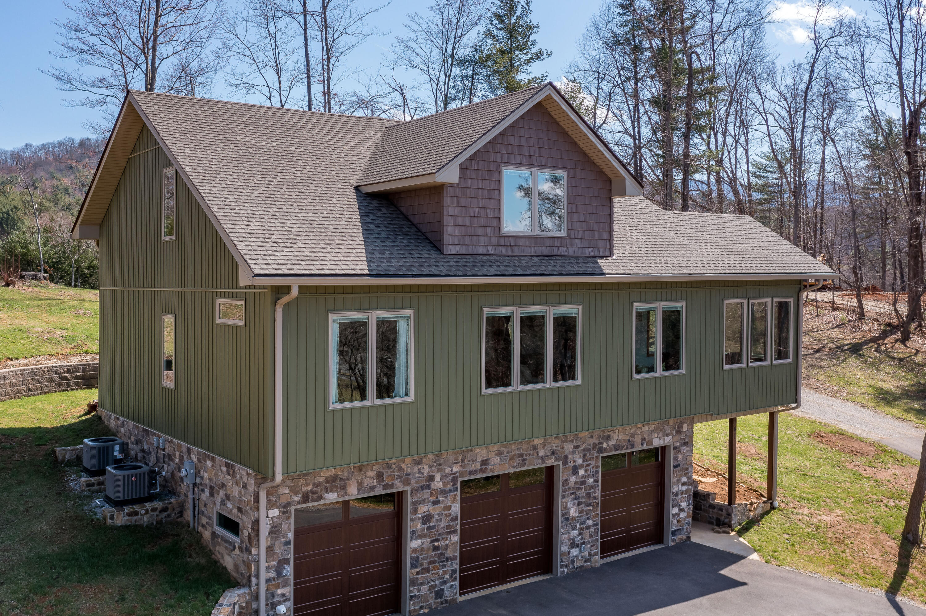141 Pine Hill Road Unicoi, TN 37692 - Photo 3 of 87 141 Pine Hill Rd (12 of 85)