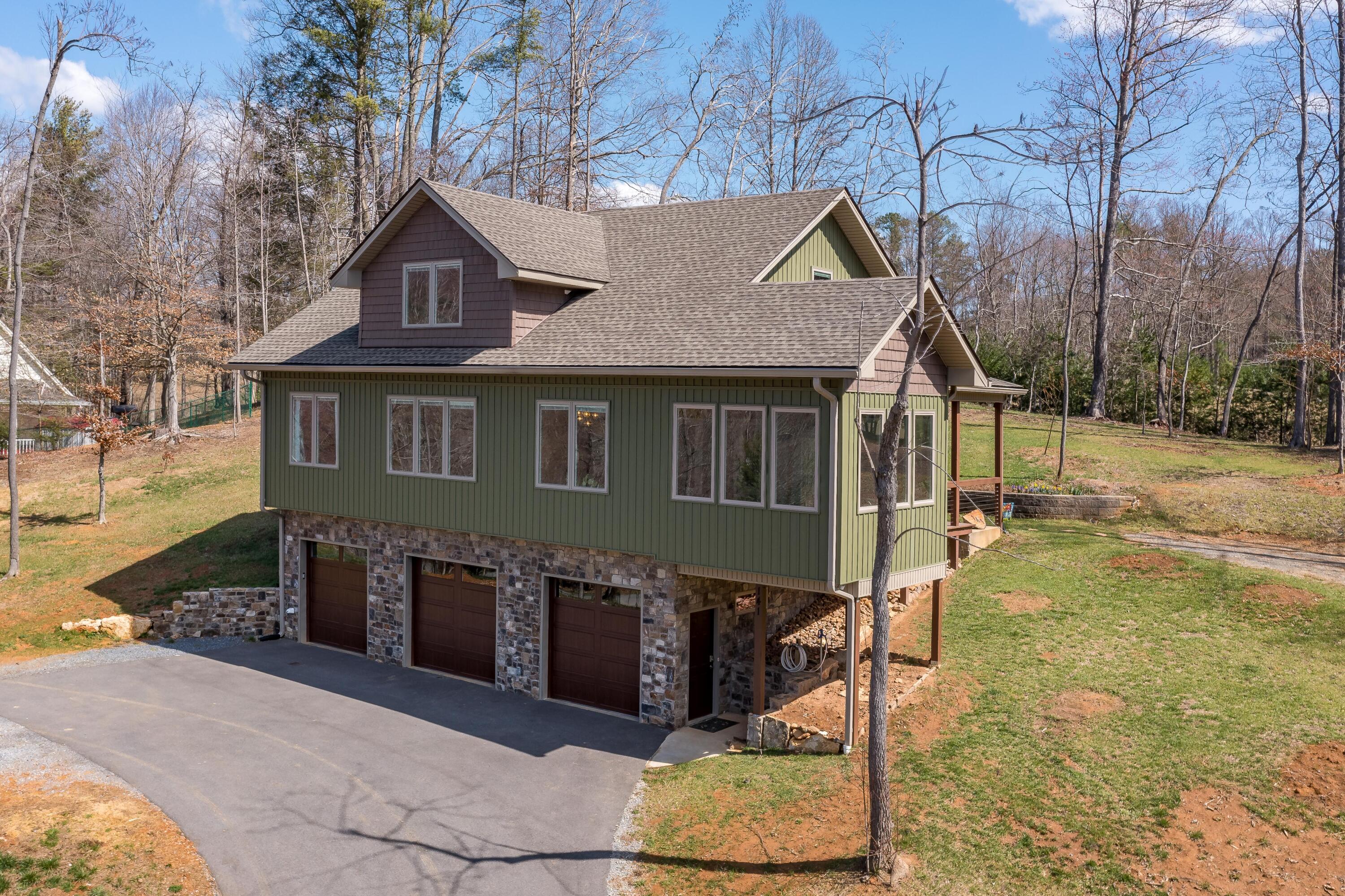 141 Pine Hill Road Unicoi, TN 37692 - Photo 4 of 87 141 Pine Hill Rd (11 of 85)