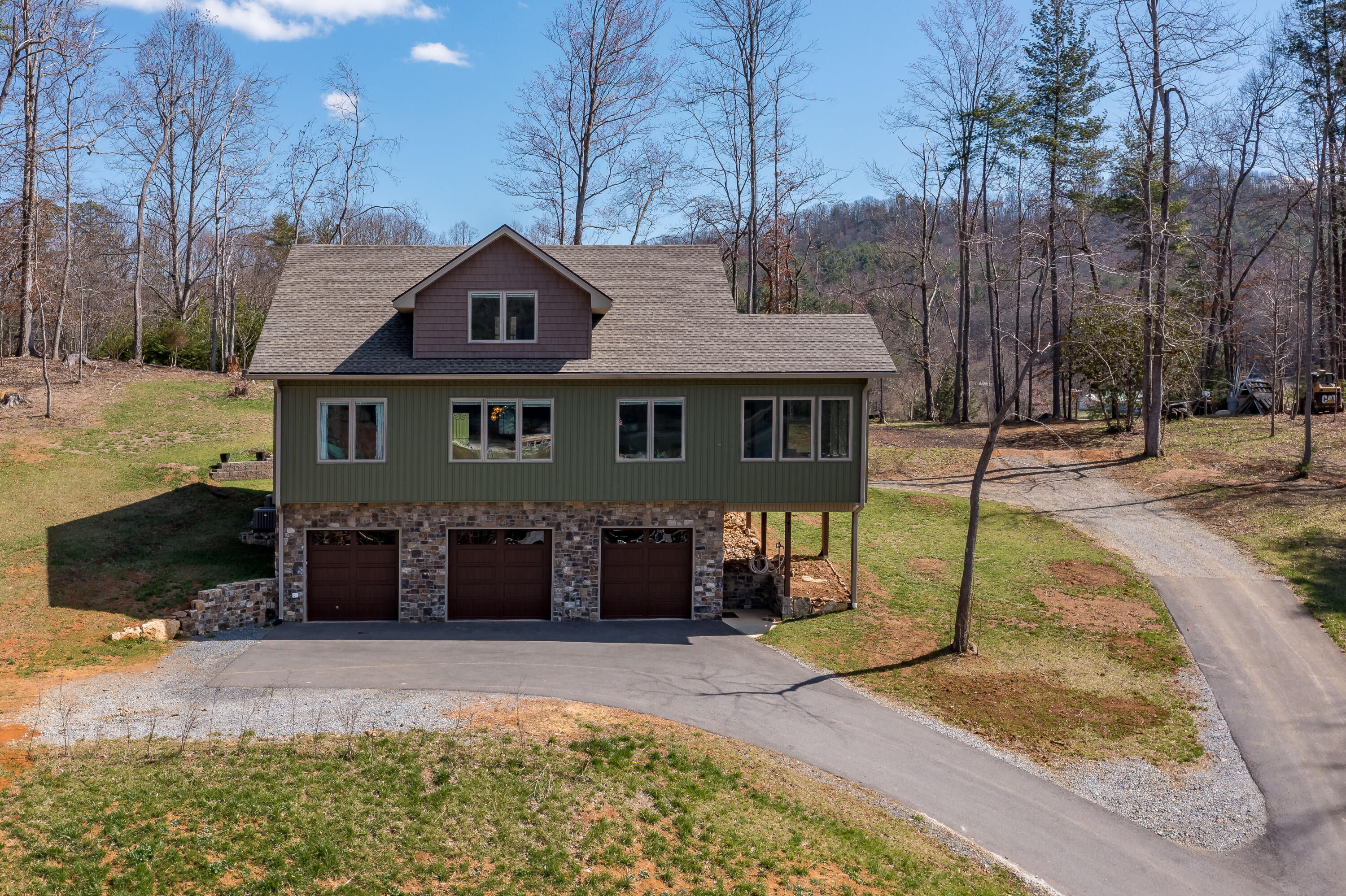 141 Pine Hill Road Unicoi, TN 37692 - Photo 5 of 87 141 Pine Hill Rd (10 of 85)