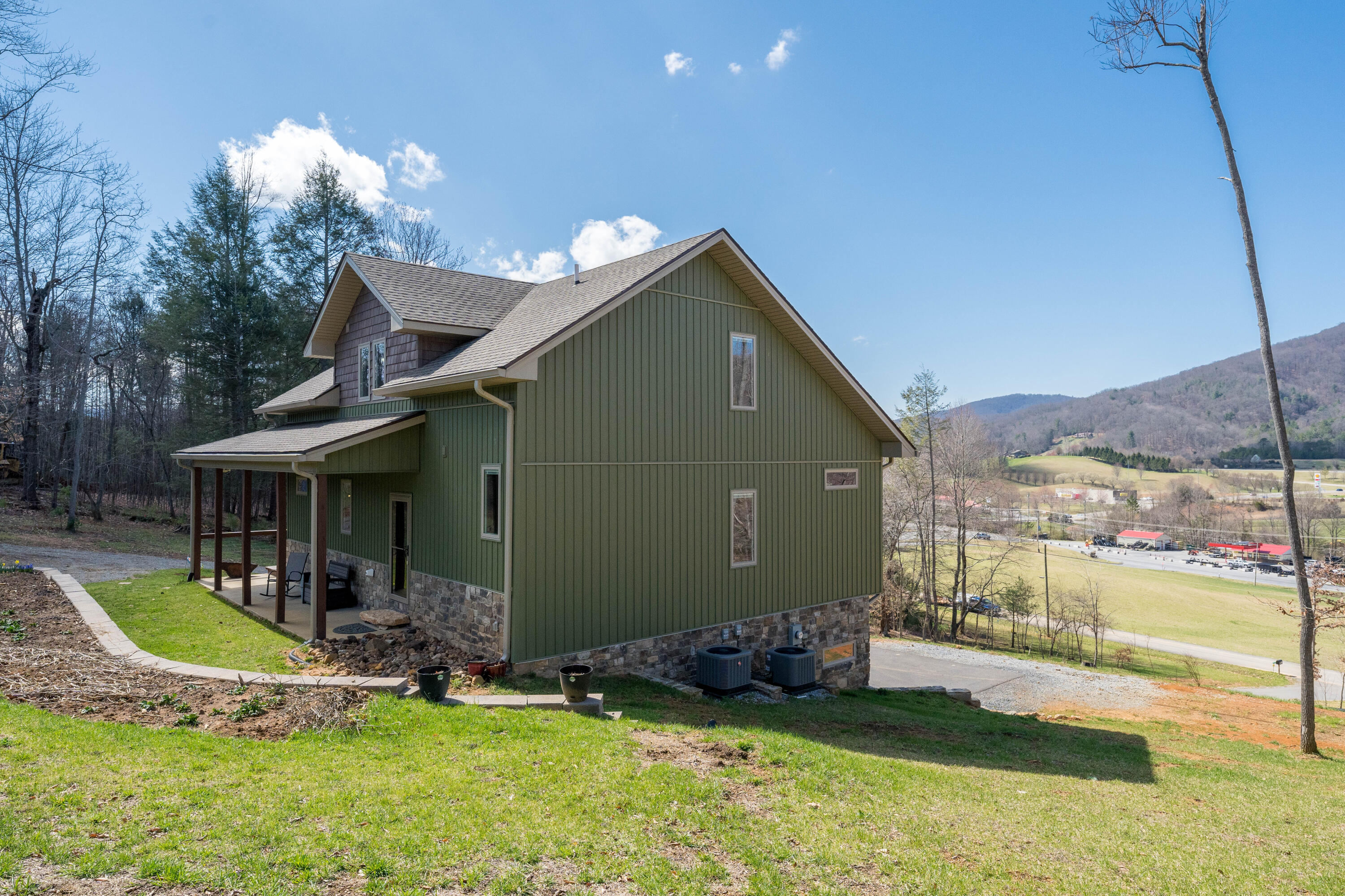 141 Pine Hill Road Unicoi, TN 37692 - Photo 70 of 87 141 Pine Hill Rd (28 of 85)