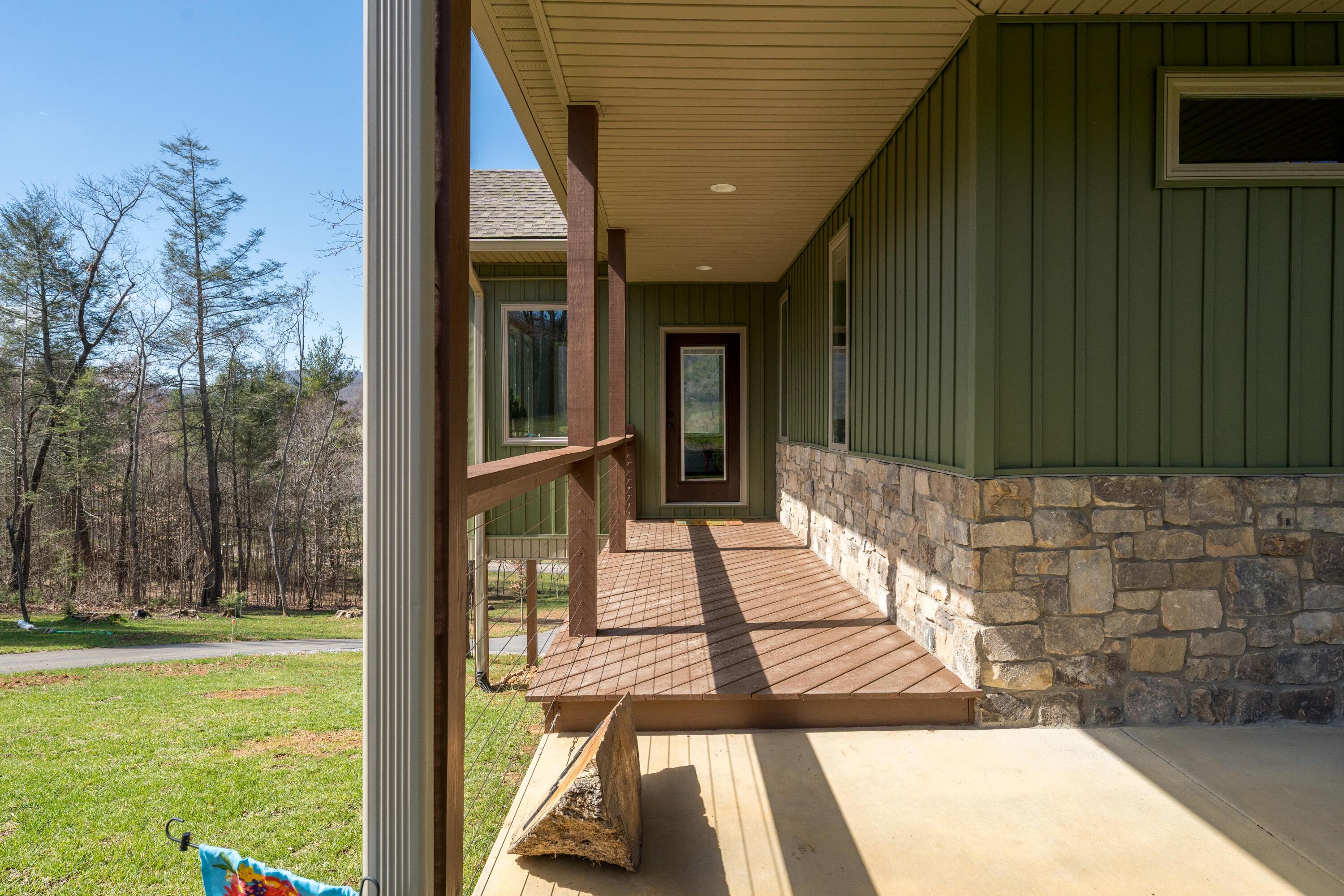 141 Pine Hill Road Unicoi, TN 37692 - Photo 8 of 87 141 Pine Hill Rd (24 of 85)