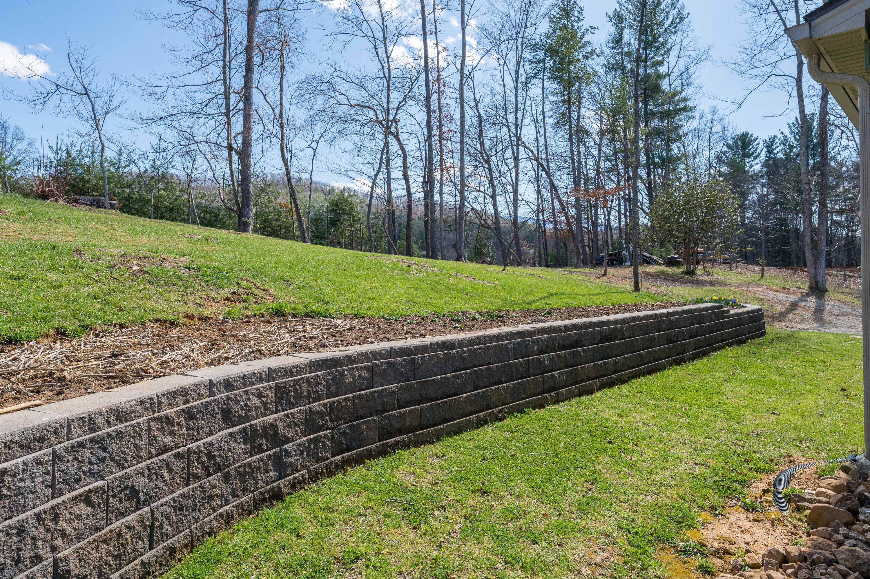 141 Pine Hill Road Unicoi, TN 37692 - Photo 9 of 87 141 Pine Hill Rd (27 of 85)