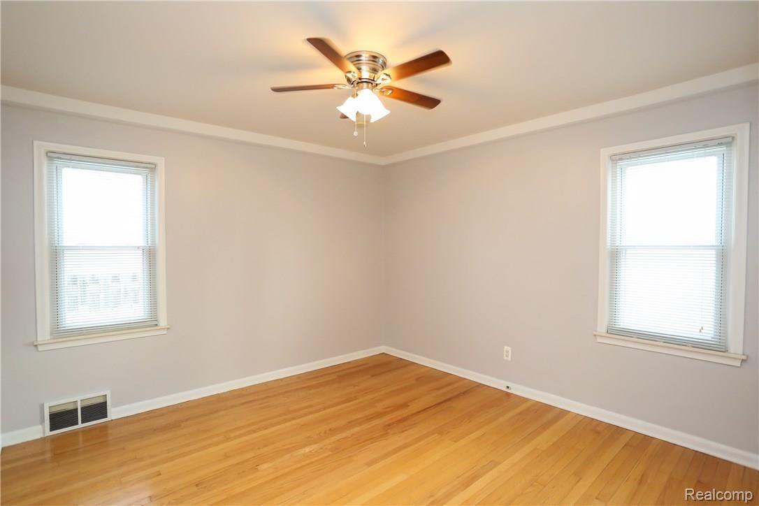 2153 Rosemont Road Berkley, MI 48072 - Photo 21 of 33 Rosemont -19.jpg