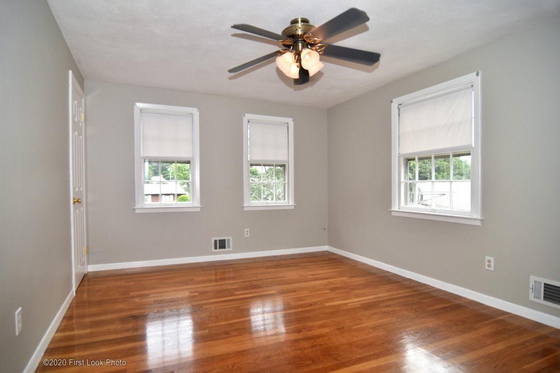 188 Douglas Road Warwick, RI 02886 - Photo 13 of 36