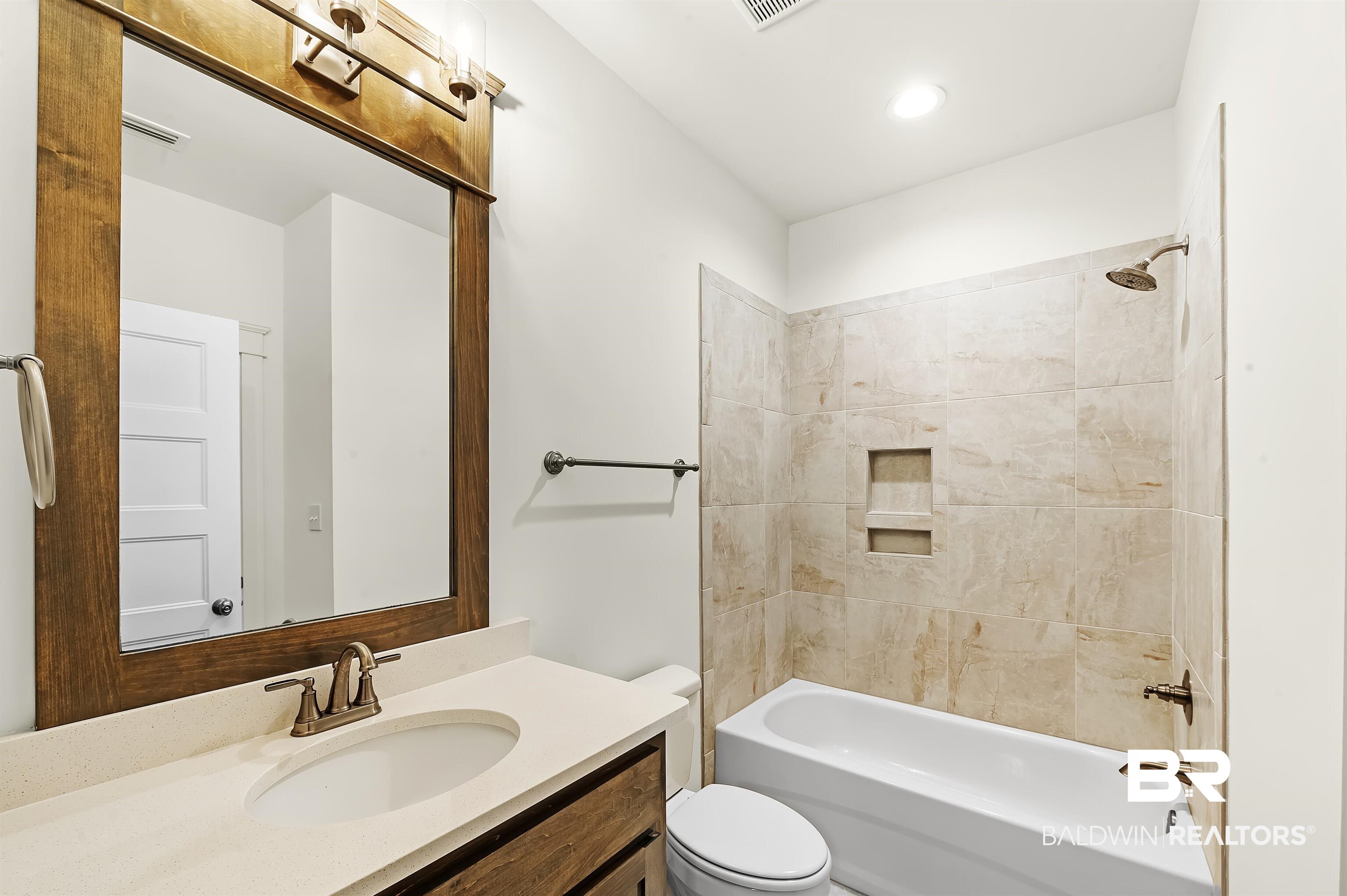 284 Fennec Street Fairhope, AL 36532 - Photo 25 of 73 Bathroom 2