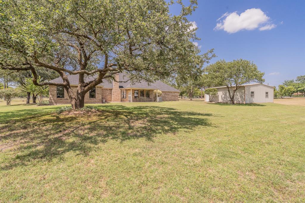 2305 Floyd Hampton Road Crowley, TX 76036 - Photo 36 of 40