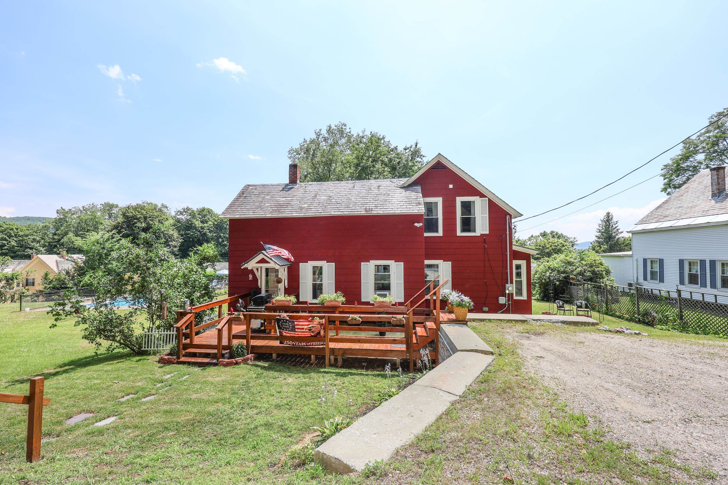 28 Spring Street Hinsdale, NH 03451 - Photo 4 of 50