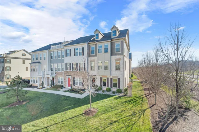 $590,000 | 2033 Alder Lane, Dumfries, VA 22026